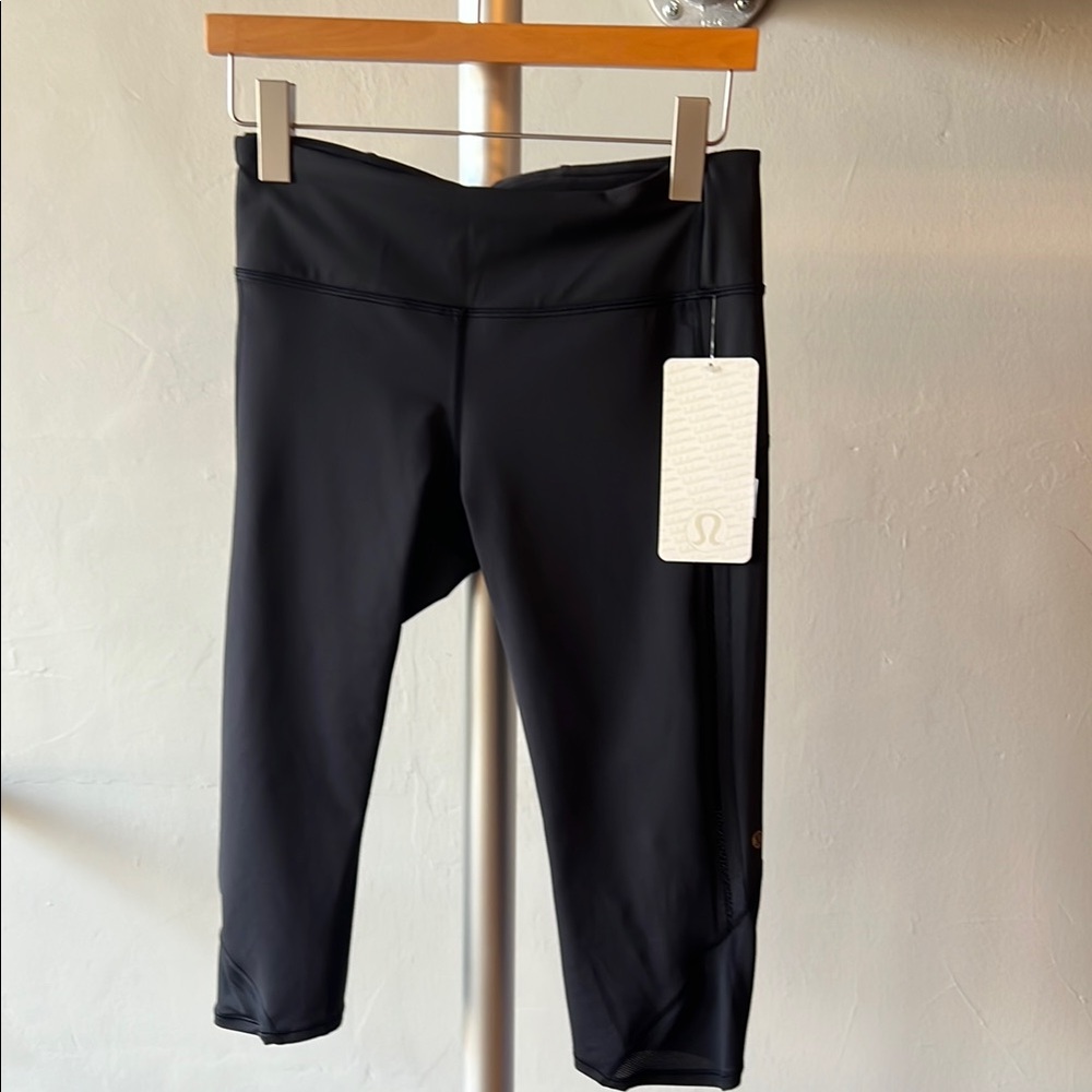 Lululemon athletica Black Vent it Out Crop Leggings